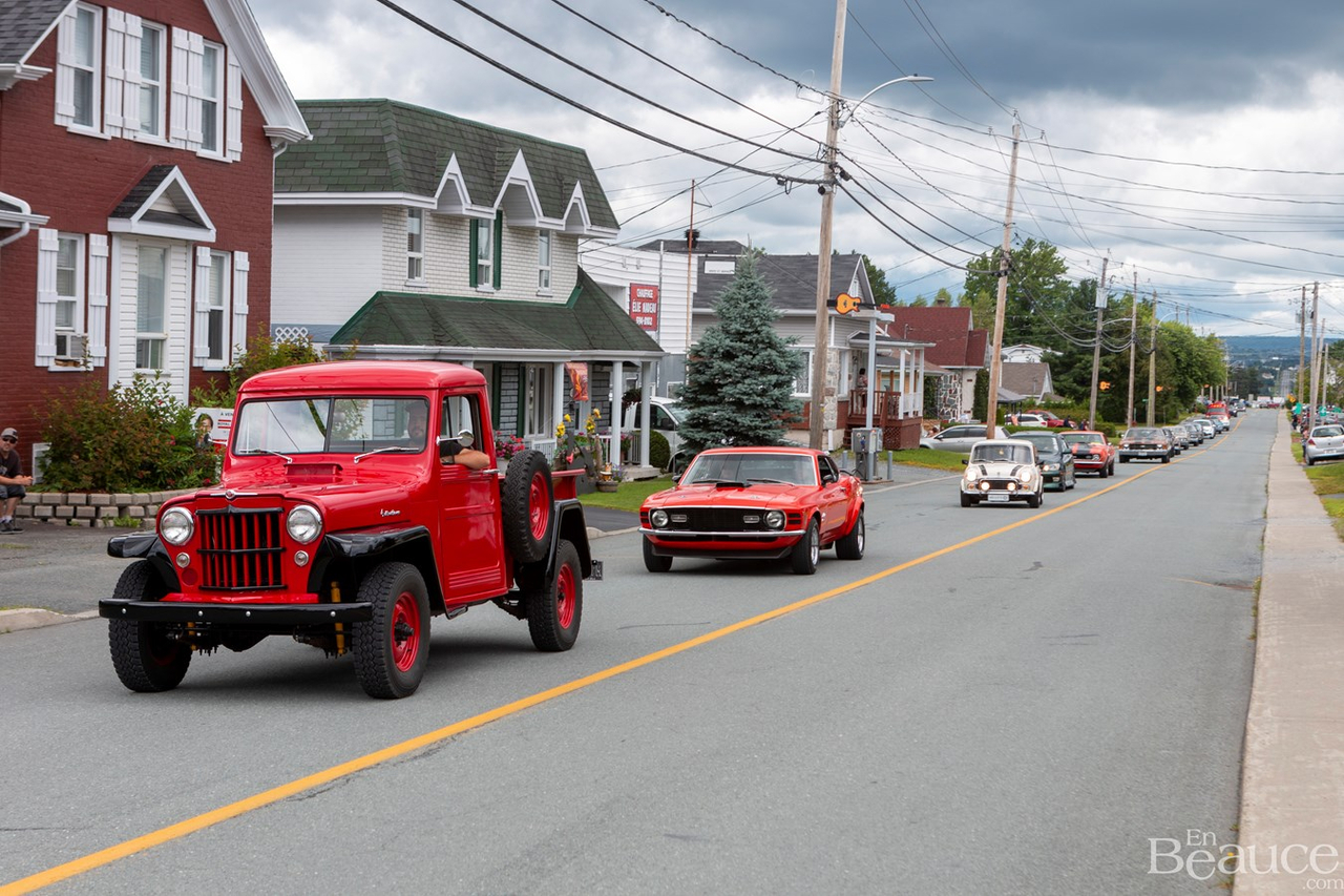 La parade de voitures anciennes de Nashville en Beauce 2022 en images