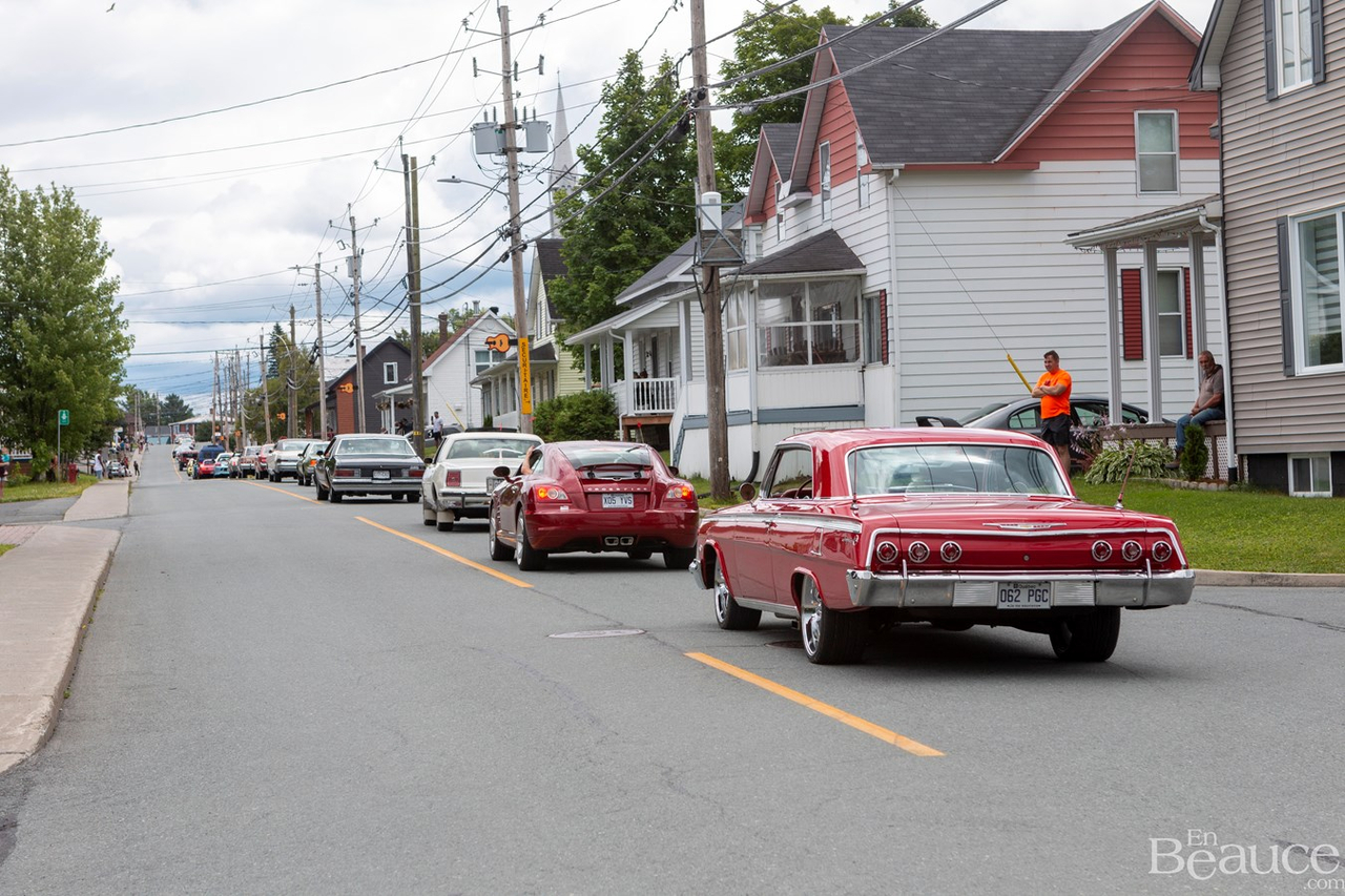 La parade de voitures anciennes de Nashville en Beauce 2022 en images