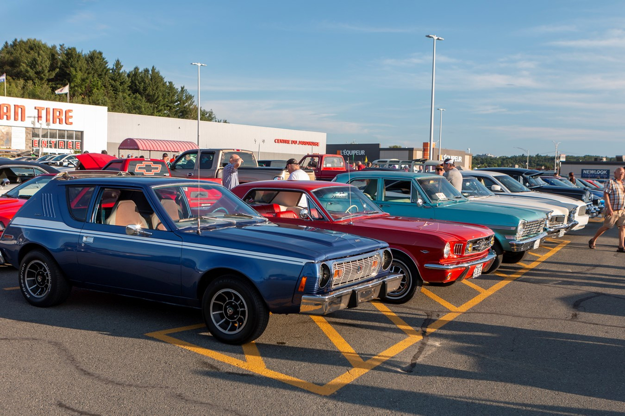 Les voitures anciennes réunies à Saint-Georges