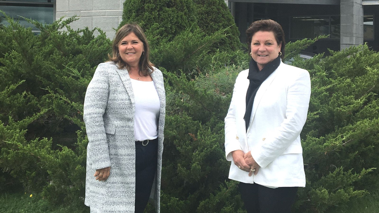 Lynda Vaillancourt et Manon Veilleux, respectivement directrice générale et présidente de la Fondation Santé Beauce-Etchemin.
