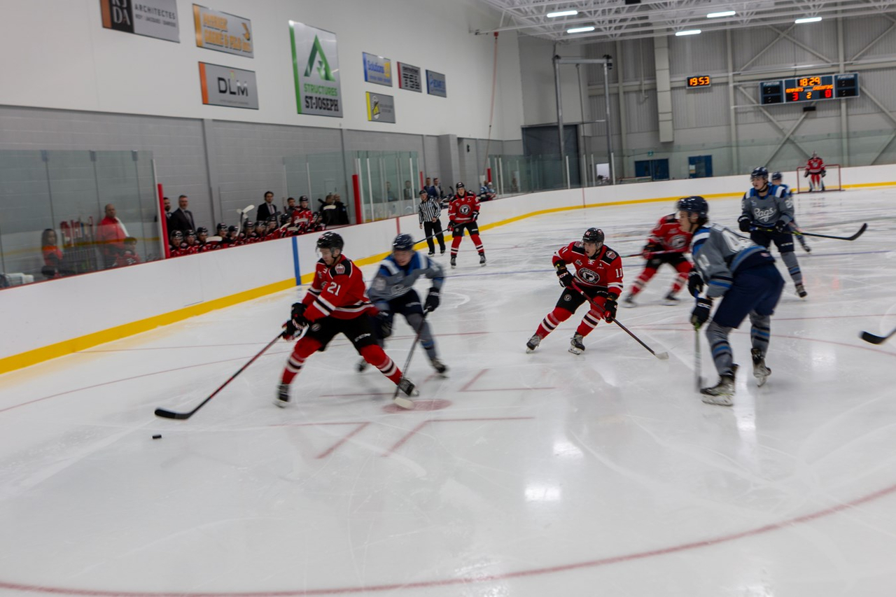 Un premier match au Centre Frameco de Saint-Joseph-de-Beauce