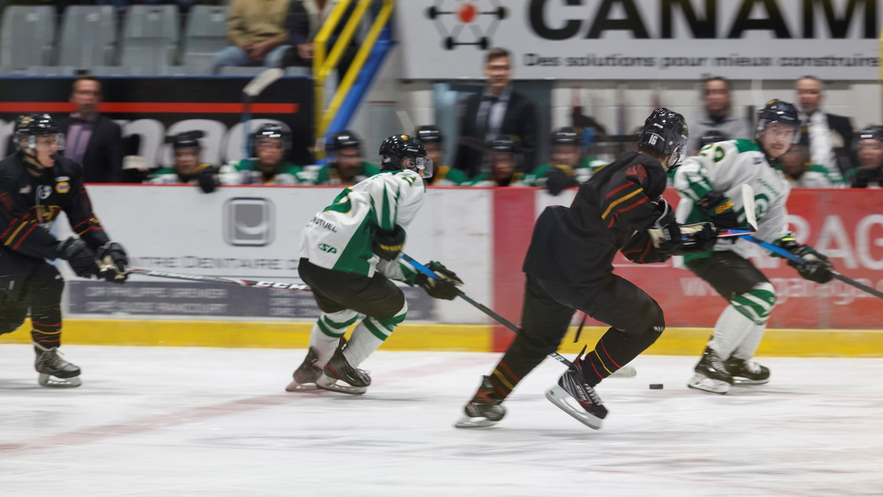 Une murale des anciens Condors inaugurée au Centre sportif Lacroix-Dutil