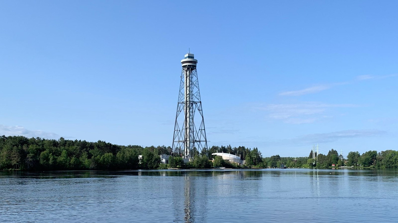 La tour à monter.