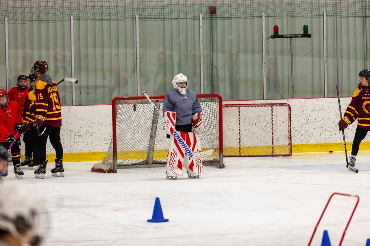 Des étoiles dans les yeux des jeunes hockeyeuses
