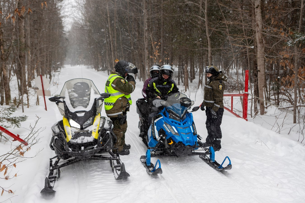 Une fin de semaine de surveillance sur les pistes de motoneige