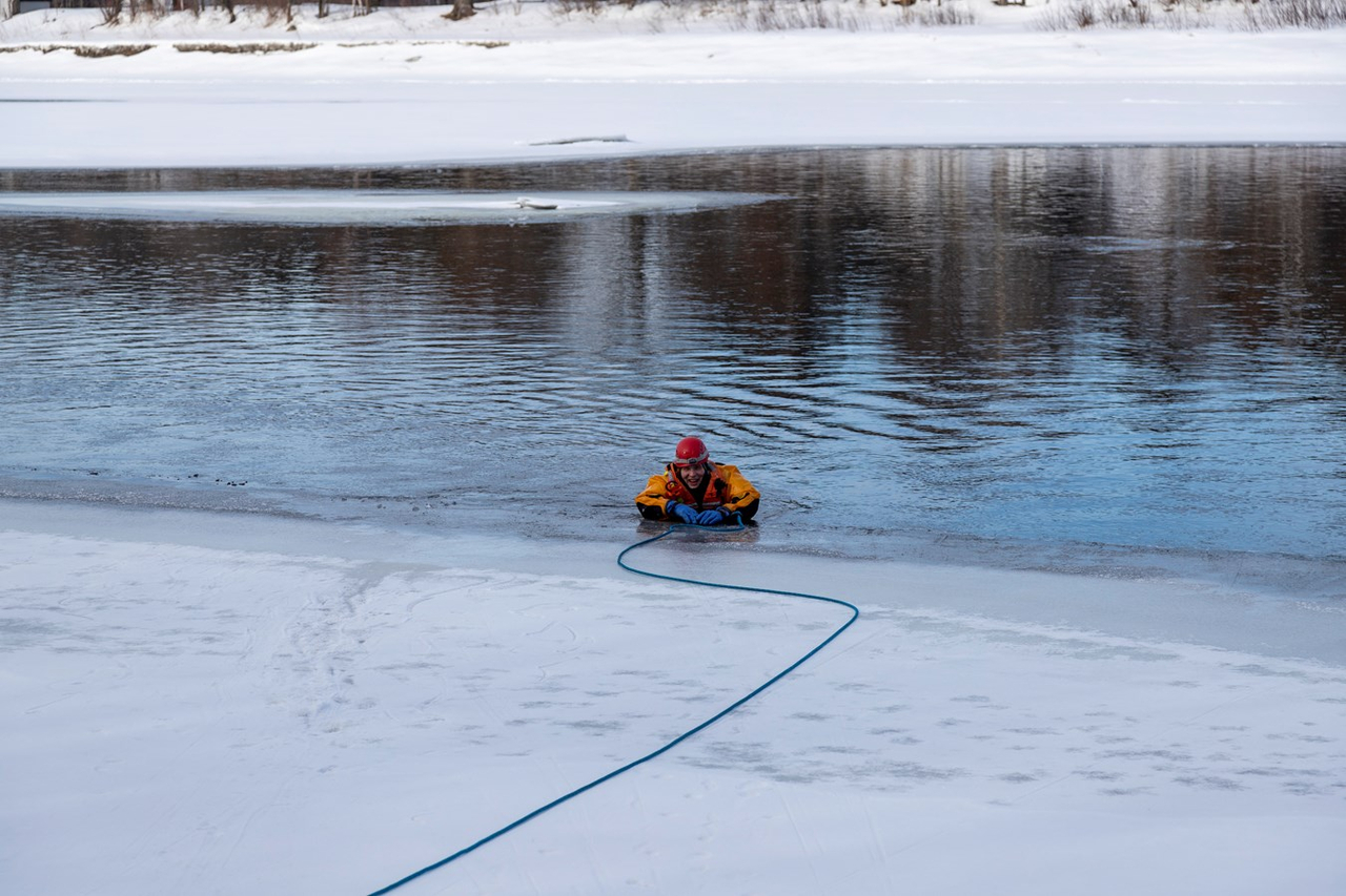 Les pompiers de Scott sur la glace!