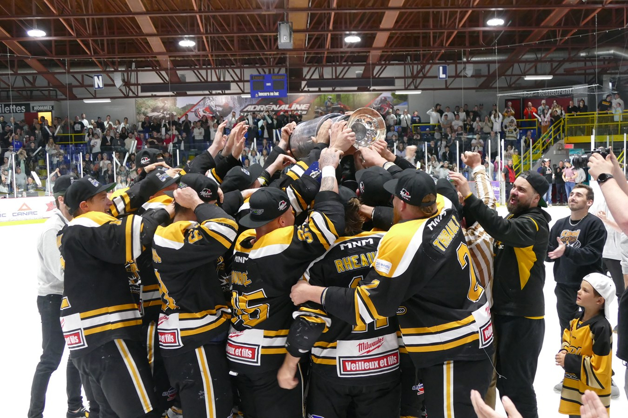 Le Cool FM remporte la Coupe Vertdure face à Thetford