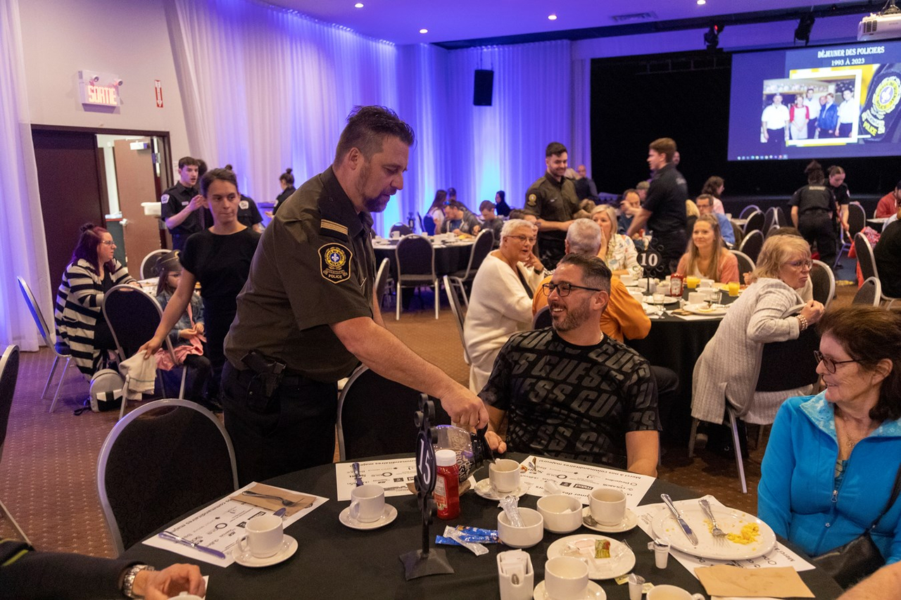 Le déjeuner des policiers rapporte 95 000$ à la Maison de la Famille Nouvelle-Beauce