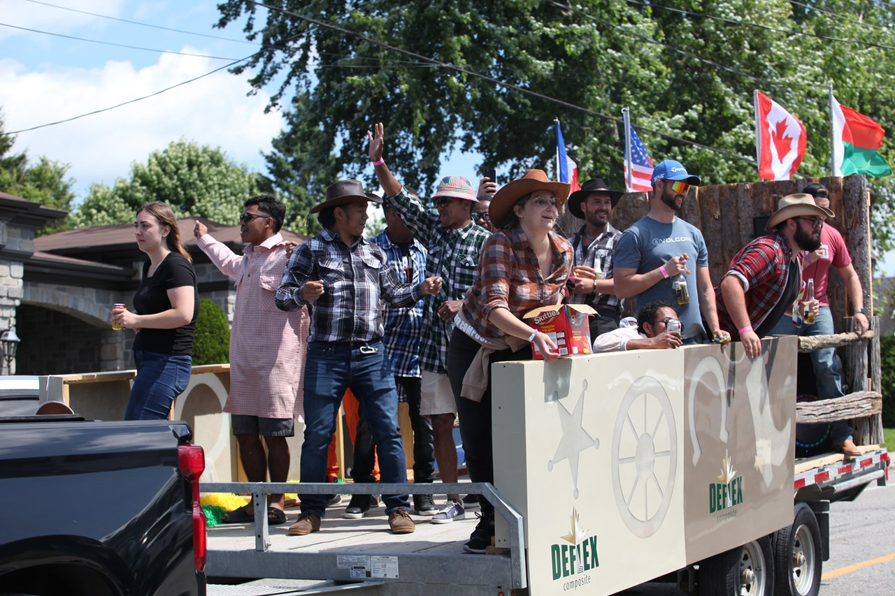 Une parade et un rodéo pour clôturer les Festivités Western