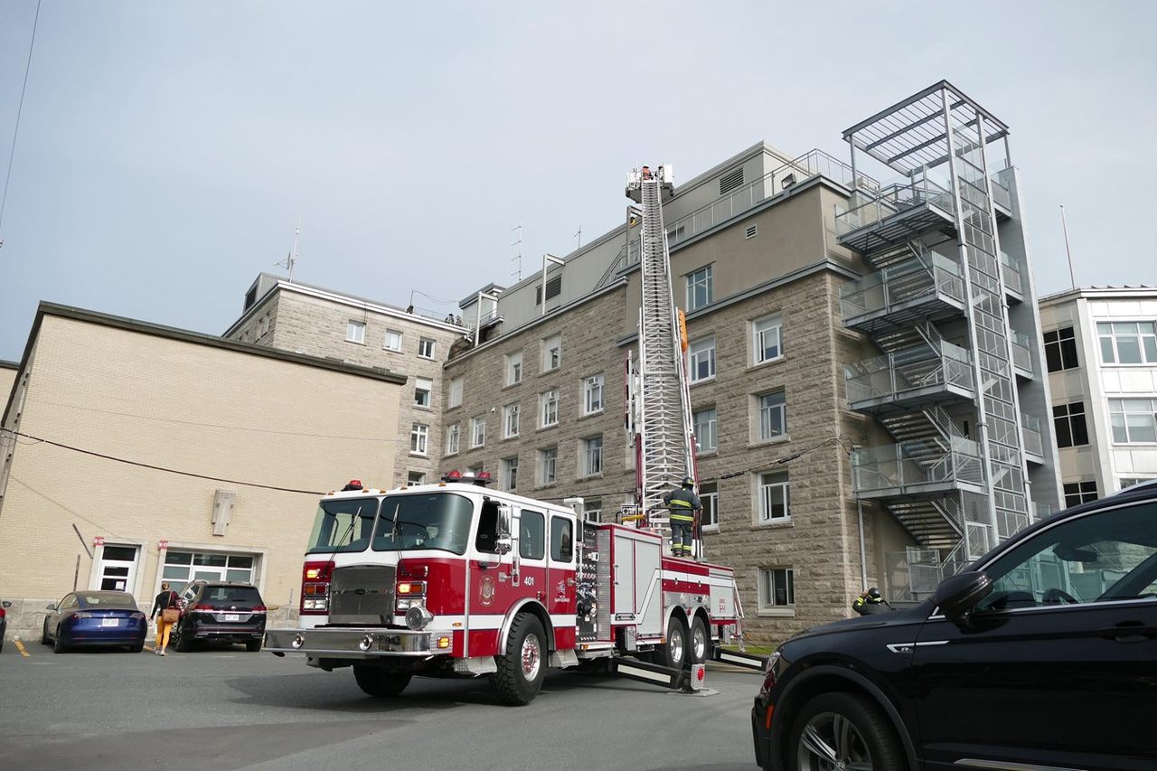 Les pompiers en intervention à l'hôpital de Saint-Georges