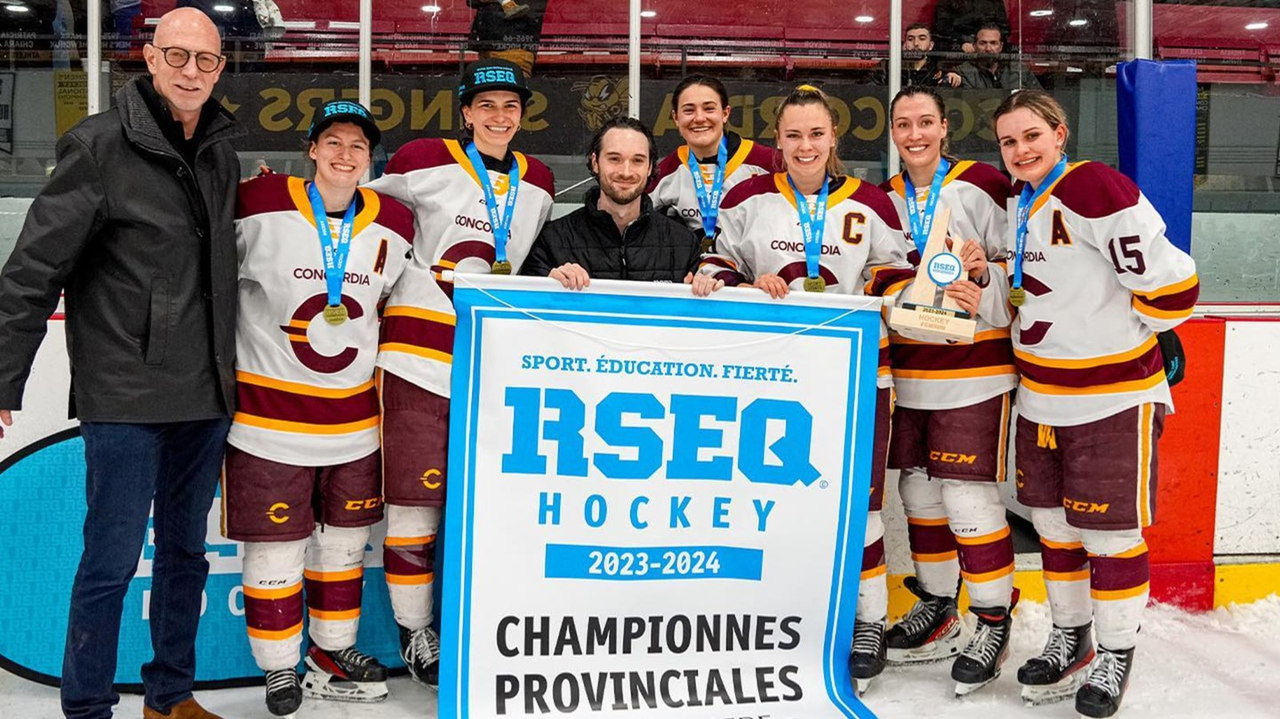 L'équipe des Stingers de Concordia après leur victoire