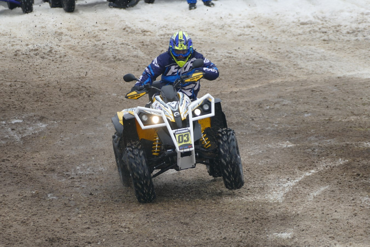 Les pilotes investissent la montagne de Vallée-Jonction
