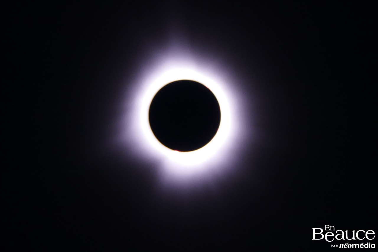 L'éclipse solaire totale à travers la lentille de nos journalistes