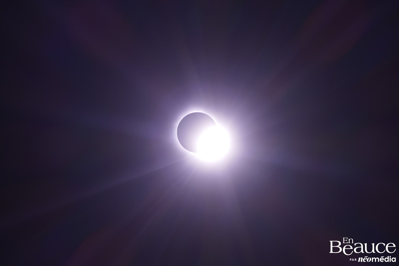 L'éclipse solaire totale à travers la lentille de nos journalistes