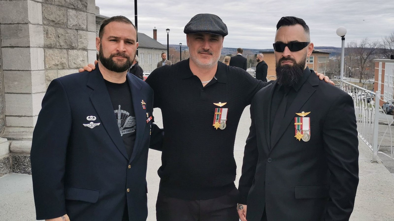 Plusieurs compagnons d'arme de cet ex-militaire ont tenu à être présent pour saluer une dernière fois leur ami.