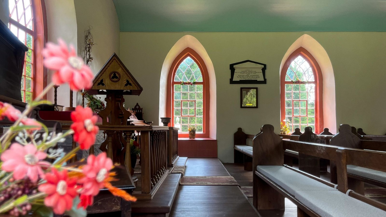 L'intérieur de l'église Saint-Paul de Cumberland, construite en 1847.