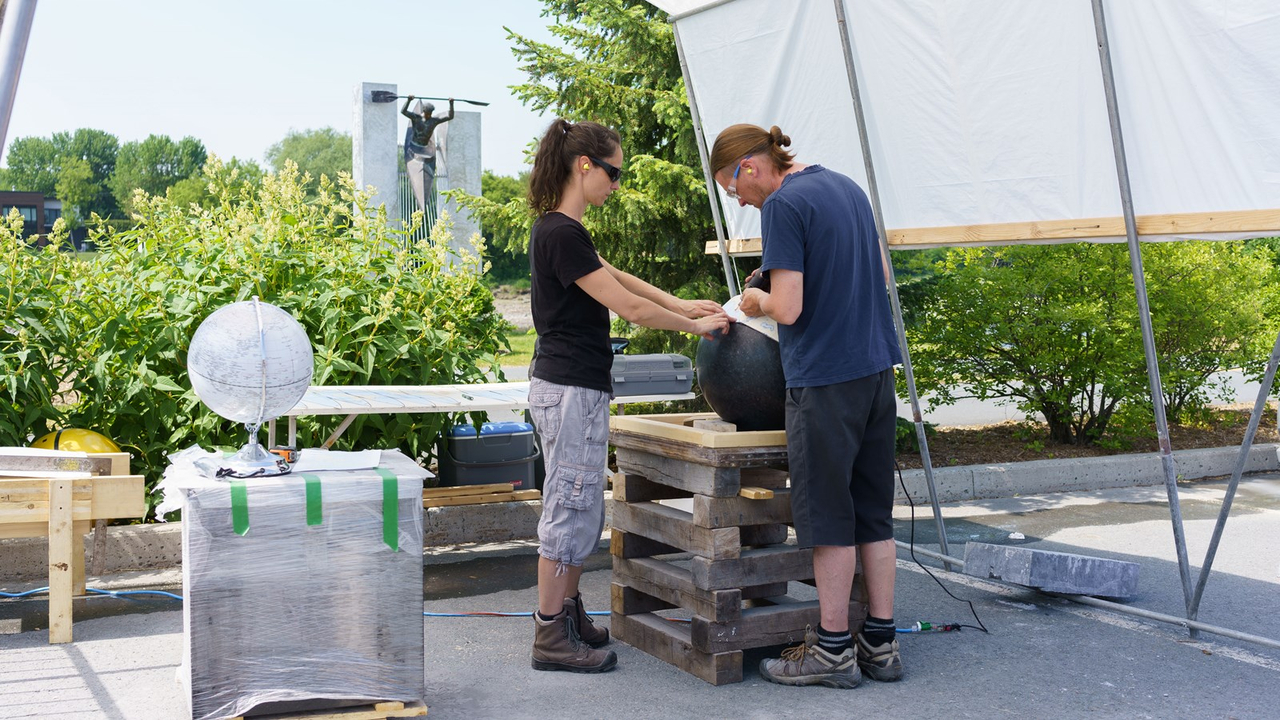 Beauce art: les sculpteurs achèvent leur travail
