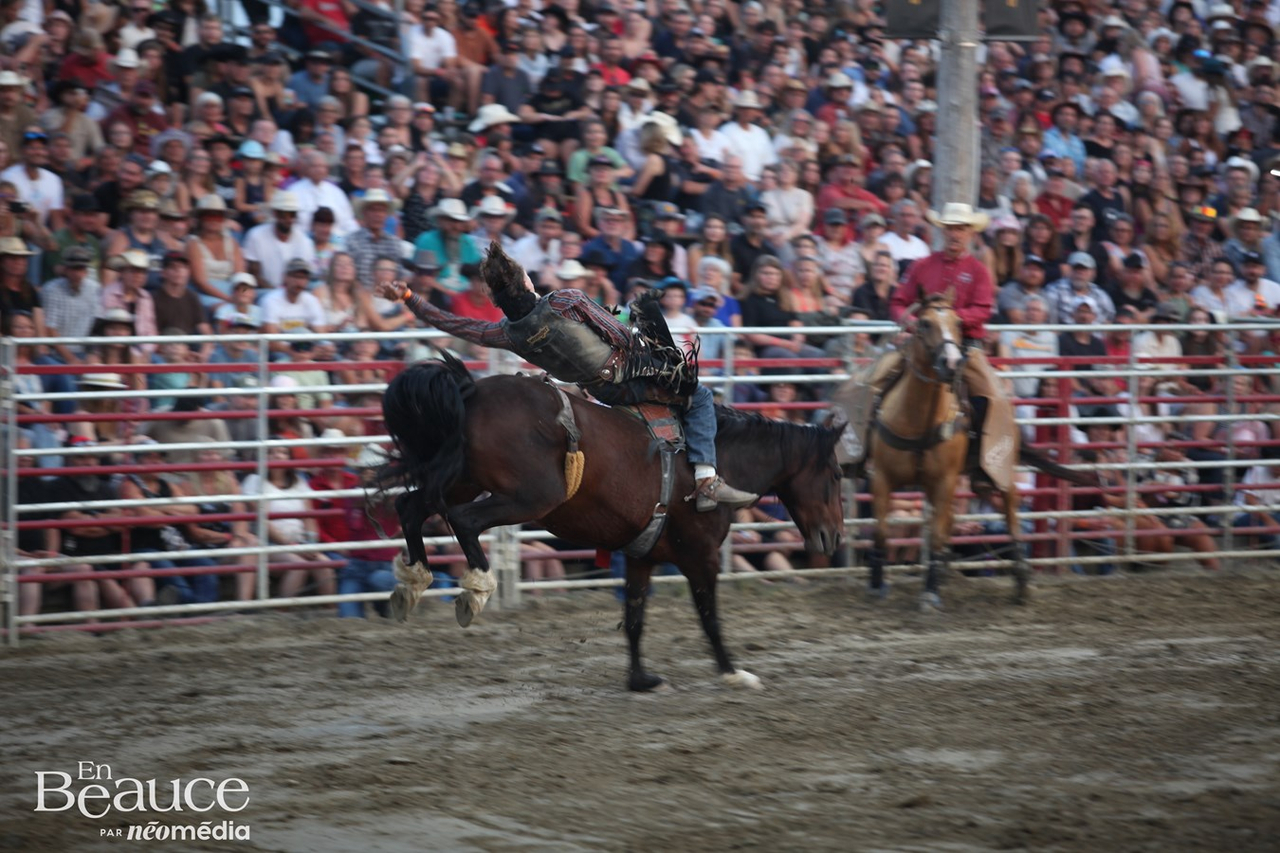 La folie western s'empare de Saint-Victor