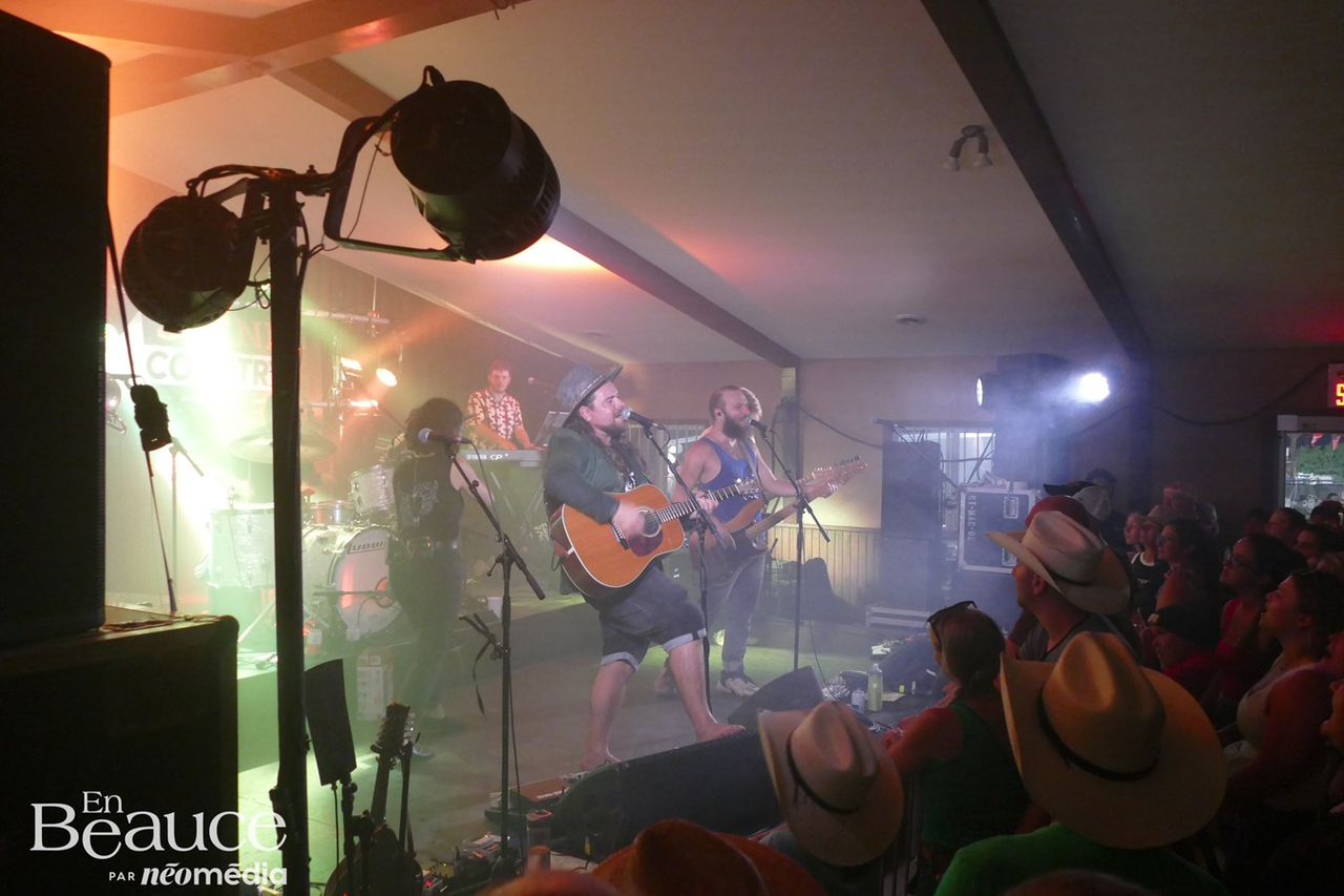 La folie western s'empare de Saint-Victor