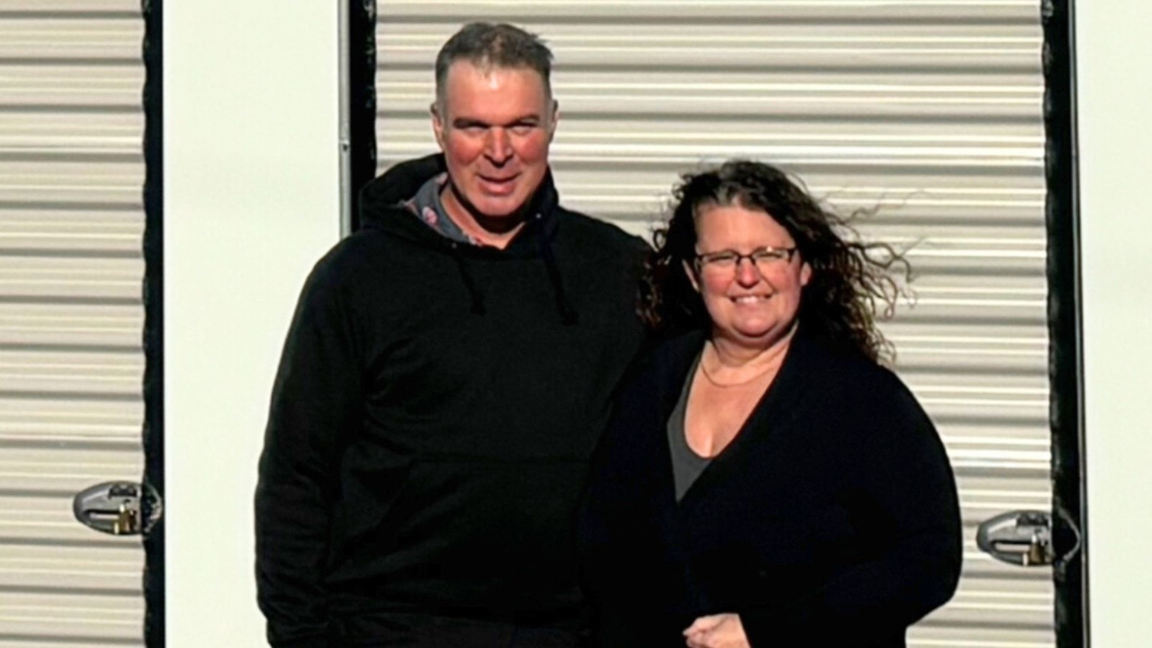 Les co-propriétaires de l'entreprise, Louis Carrier et  Annick Payeur.
