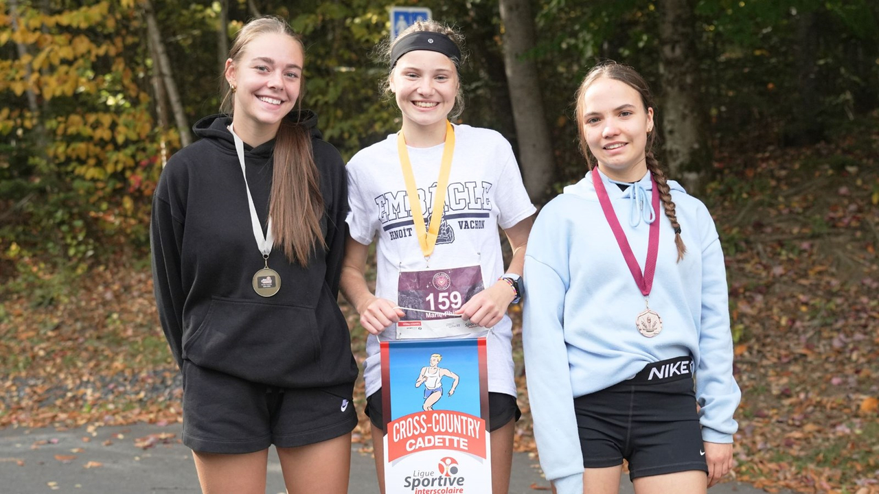Podium Cadettes: 1- Marie-Philip Poulin/Polyvalente Benoît-Vachon, 2- Clauria Carrier/ Polyvalente de Saint-Georges, 3- Kiana Lessard/Polyvalente Saint-François