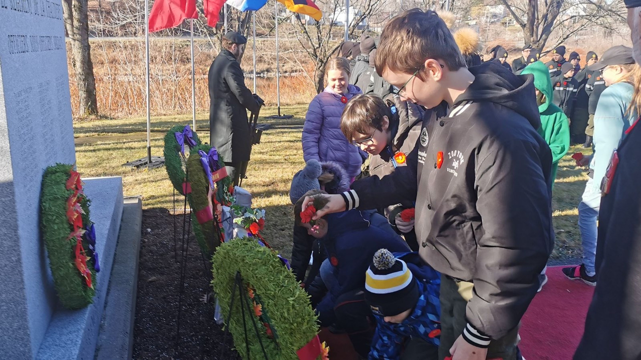 Des élèves de l'école de Léry de Beauceville ont participé à la cérémonie.
