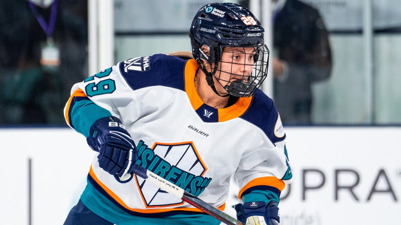 Plongée dans le hockey professionnel avec Emmy Fecteau, joueuse des Sirens de New York