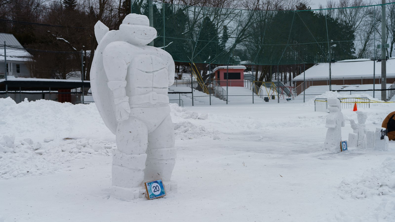 Vingt-cinq sculptures de neige à Saint-Georges