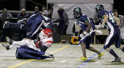 Les Triades de Lanaudière ont remporté une importante victoire de 39-0 contre les Cheminots de Saint-Jérôme le 2 octobre dernier. Photo : André Sirois