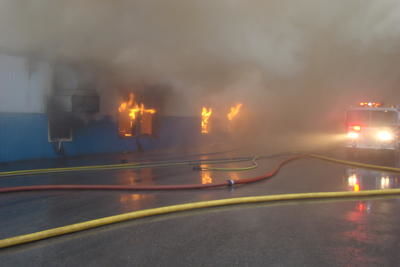 Vidéo : Un feu ravage la boulangerie Gadoua à Saint-Thomas