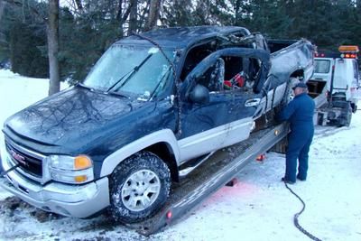 Vidéo : Un camion plonge dans la rivière Assomption
