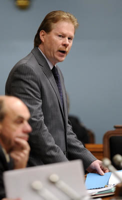(4)-04-Politique Travaux de l'Assemblee Nationale , mardi le 29 Novembre 2011 , au Parlement de Quebec. Periode de questions au salon bleu. Andre Villeneuve.Photo: JEAN-FRANCOIS DESGAGNES/JOURNALDEQUEBEC/ AGENCEQMI.