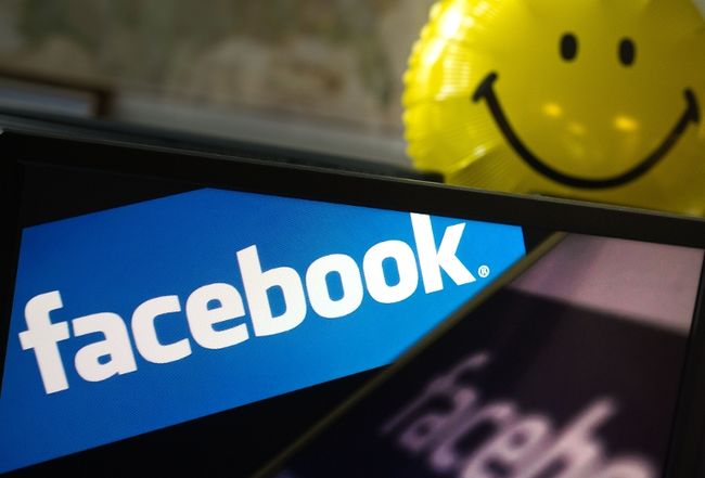 Aucune politique ne règlement les agissements des enseignants sur les réseaux sociaux.