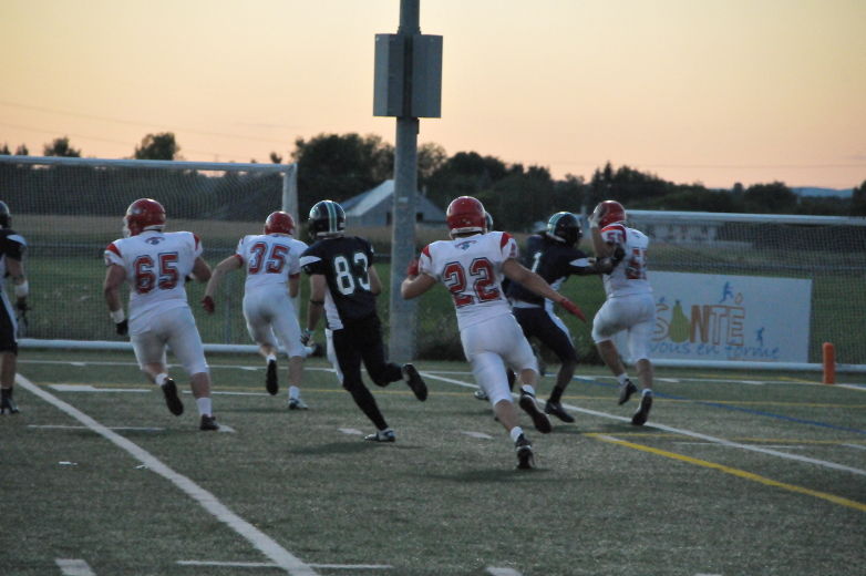 Les Triades de Lanaudière ont remporté leur premier match de la saison 16-15 contre les Cheminots de Saint-Jérôme.