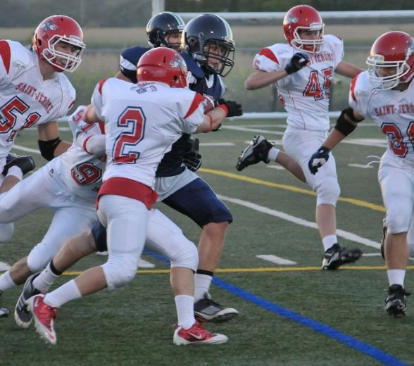 Les Triades de Lanaudière ont remporté leur premier match de la saison 16-15 contre les Cheminots de Saint-Jérôme.