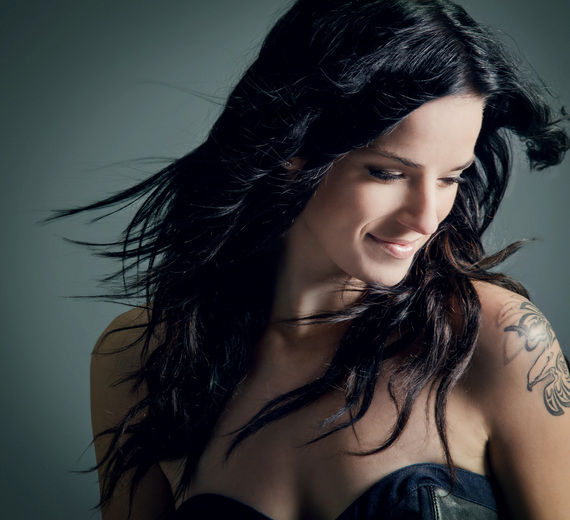 La nouvelle country girl du Canada débarquera sur la scène de la salle Rolland-Brunelle le 23 novembre prochain, dès 20h, en formule Cabaret Telus, lors de sa Tournée Country Rock 2012-2013.