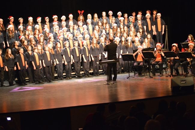 Les élèves de musique du Collège Esther-Blondin ont fait salle comble lors de leur traditionnel concert de Noël des 8 et 9 décembre dernier au pavillon de la culture du Collège.