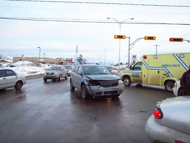 Une personne a été légèrement blessée suite à un accident de la circulation, survenu le 10 janvier à Notre-Dame-des-Prairies. 