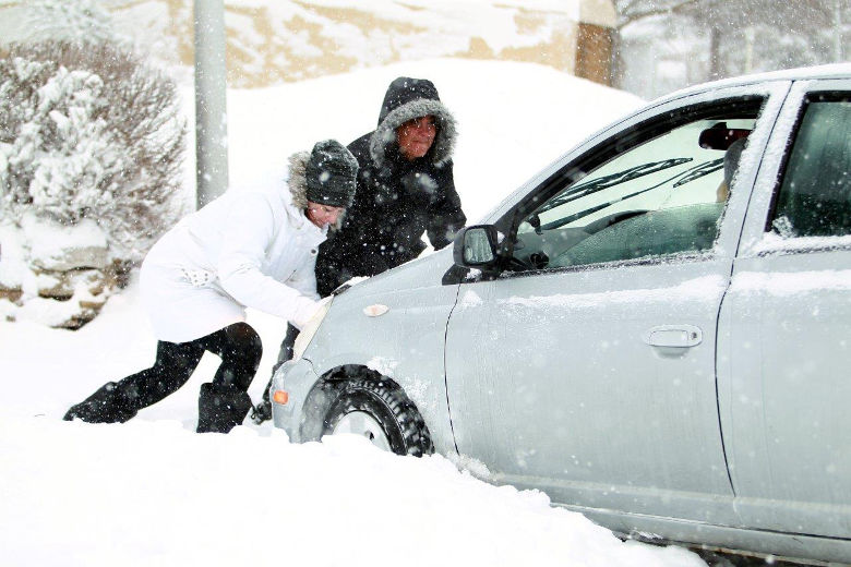 Les gens de Châteauguay n'avaient pas non plus oublié leurs techniques de sortie de bancs de neige.