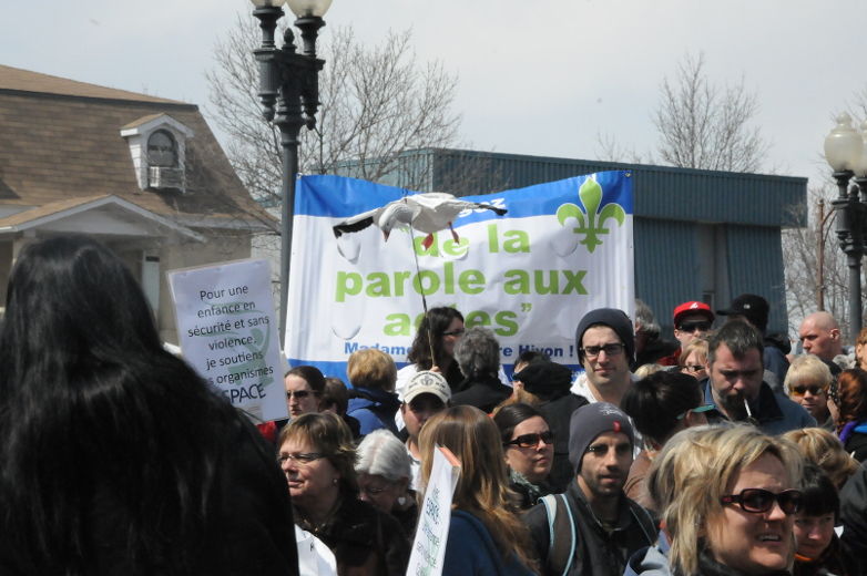 Les organismes communautaires manifestent à Joliette