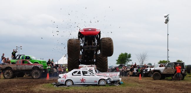 Festival Hors Route de Lanaudière Championnat Mud Drag et Monster Truck