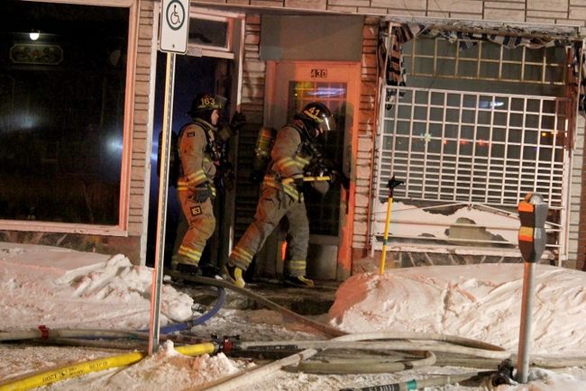 Un incendie criminel endommage un édifice