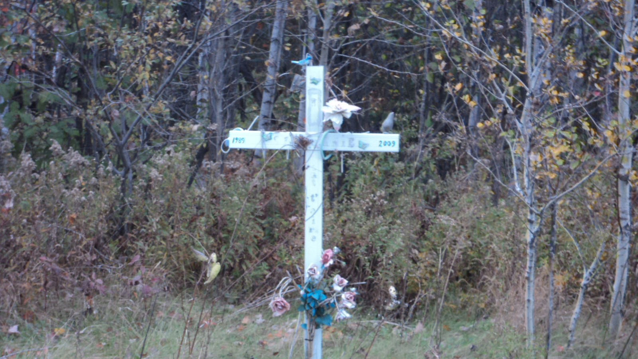 Les monuments de bord de route sont interdits, mais tolérés