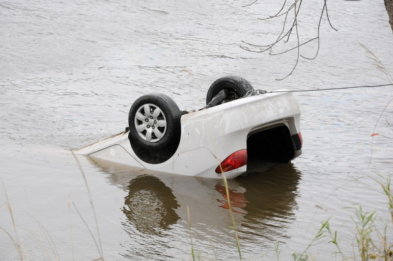 Une automobile a sombré dans l'eau à St-Ignace-de-Loyola