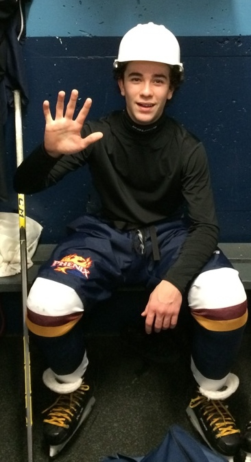 Le capitaine William Laferrière a marqué cinq buts dans la victoire des Phénix, le 4 décembre.