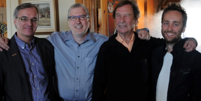 De gauche à droite: Gilles Pitre (Directeur général du Centre Culturel de Joliette), Alain Leblanc (compositeur et directeur musical), Jean-Pierre Ferland (parolier) et Olivier Loubry (Metteur en scène)