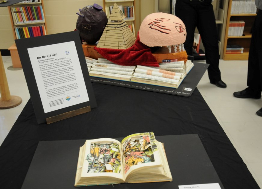 Les étudiants en arts plastiques présentent l'exposition, Un livre à soi