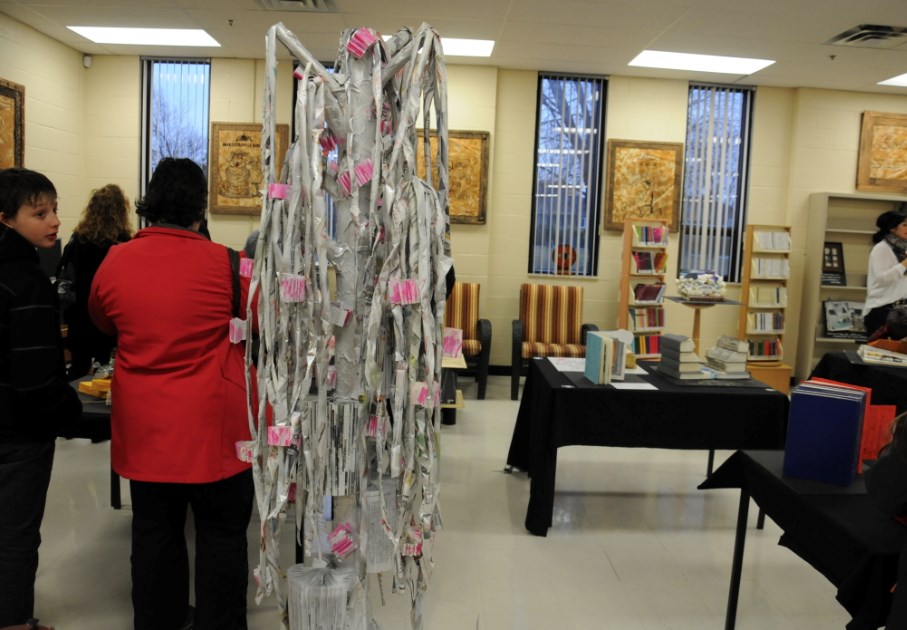 Les étudiants en arts plastiques présentent l'exposition, Un livre à soi