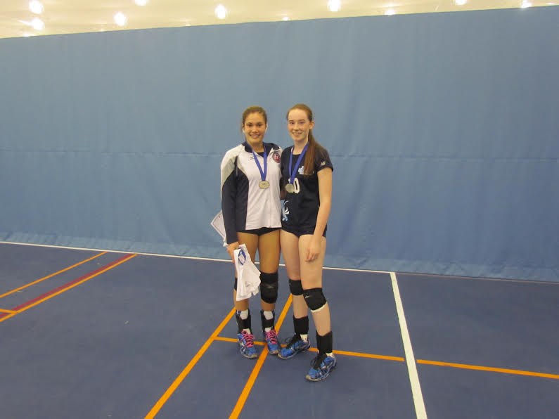 Marianne St-Aubin et Laurianne Champagne ont été sélectionnées sur l'équipe d'étoiles du championnat.