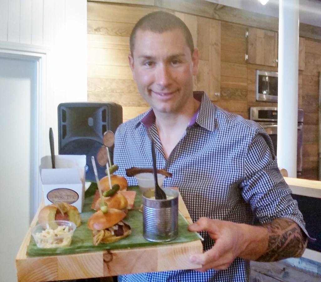 Le propriétaire du restaurant, Stephan Adam, a présenté quelques unes de ses spécialités.
